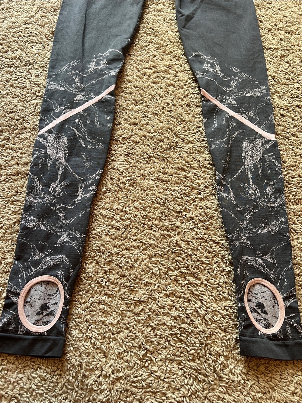 Size Small. Fabletics set. - Picture 6 of 8